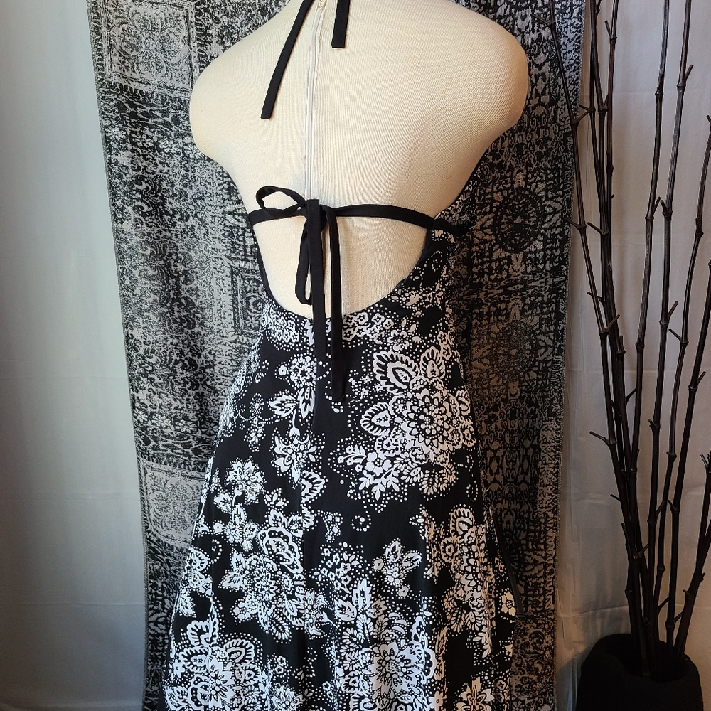 WHBM....GORGEOUS DRESS - Picture 4 of 5